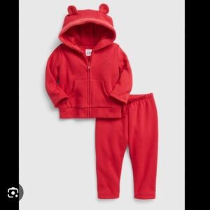 Baby gap matching red sweatsuit